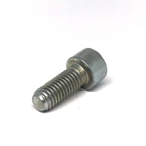 Винт M8X20