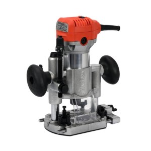 Frēze Yato YT-82390; 710 W
