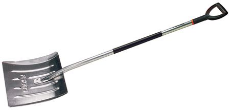 Viegla sniega lāpsta (stūmējs) Fiskars 143060