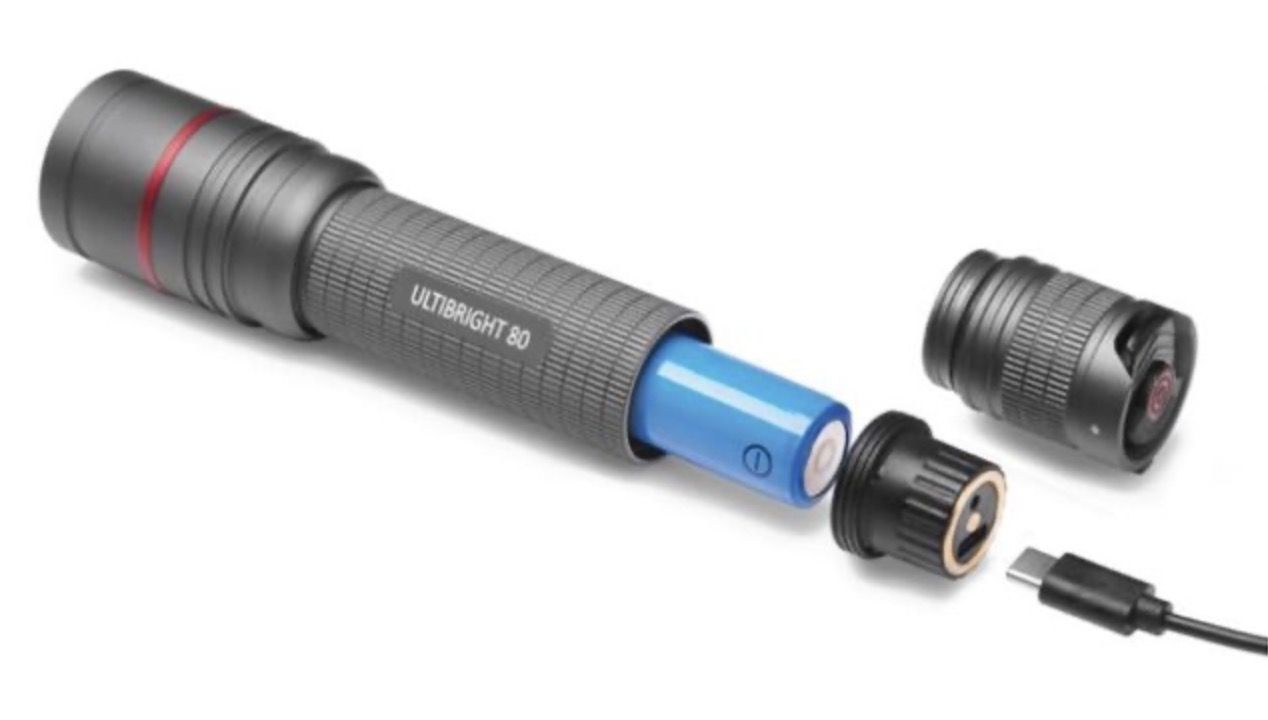 Prožektors Emos P3180; 3,7 V; 1x2,6 Ah akum.